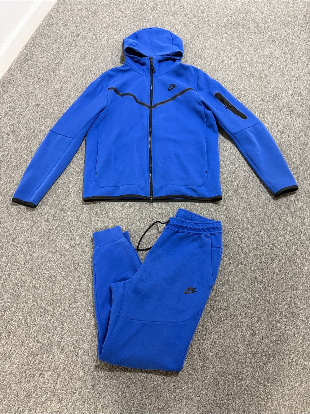 Nike Tech Blue Hooded Zip Jacket and Joggers Set size medium and large